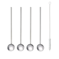 Cocktaillöffel und Trinkhalm